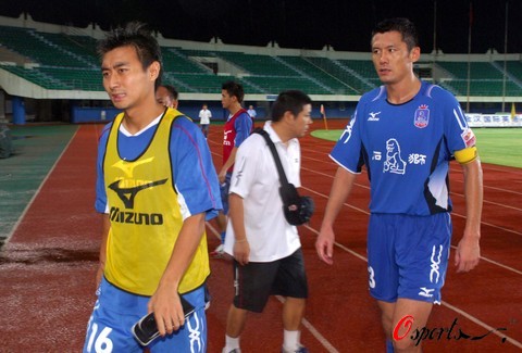 官方：阿费莱出任埃因霍温助理教练，奥伊耶正式离任（埃因霍温官宣：阿费莱担任助教，奥伊耶卸任）