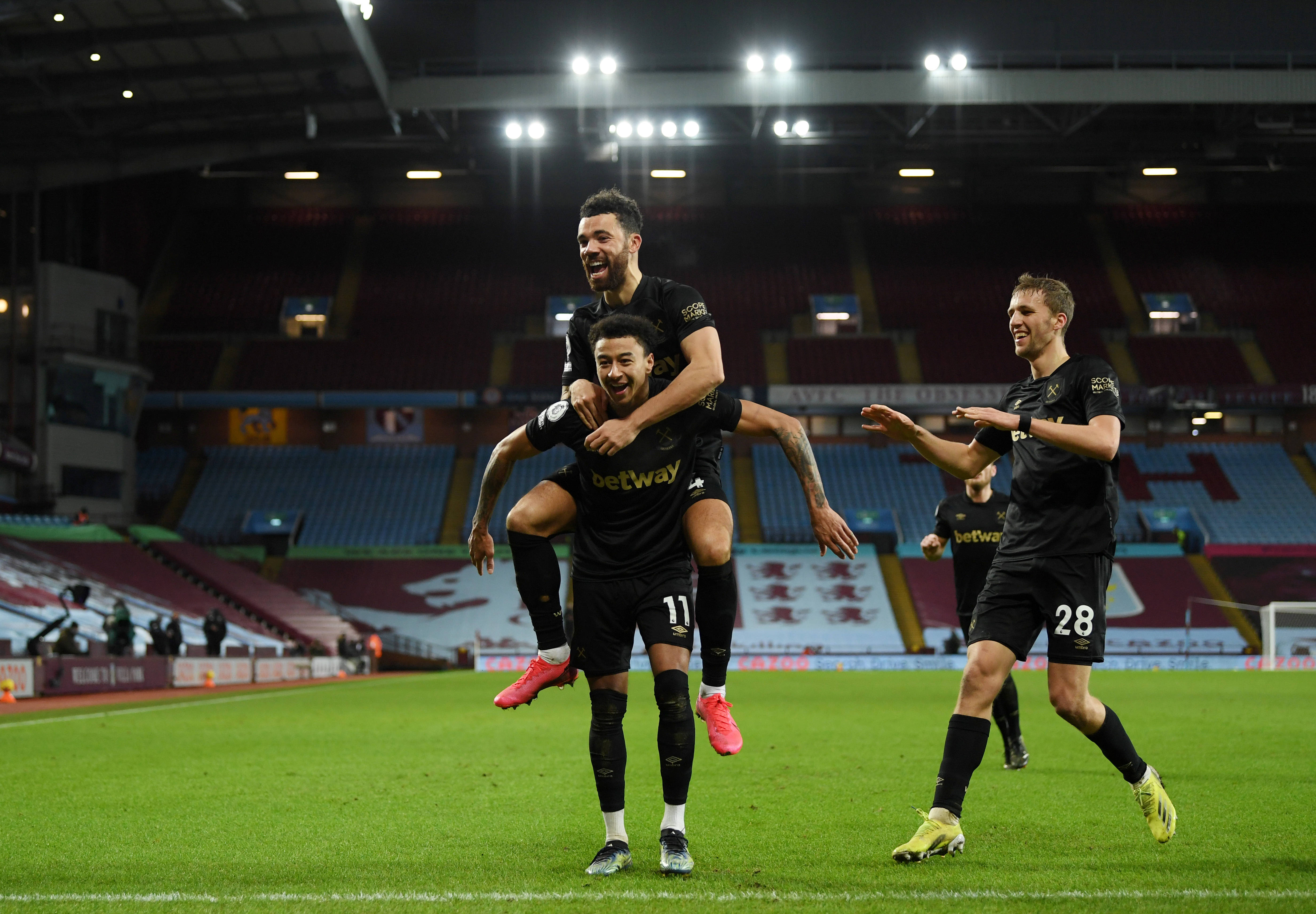 足球西甲豪门迎来连胜，状态回暖