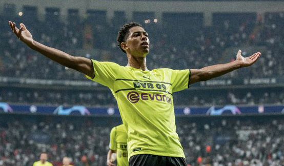 多特蒙德球迷挂横幅，反对海外比赛并攻击西甲高层（多特蒙德球迷打出横幅，抵制海外办赛并抨击西甲高层）