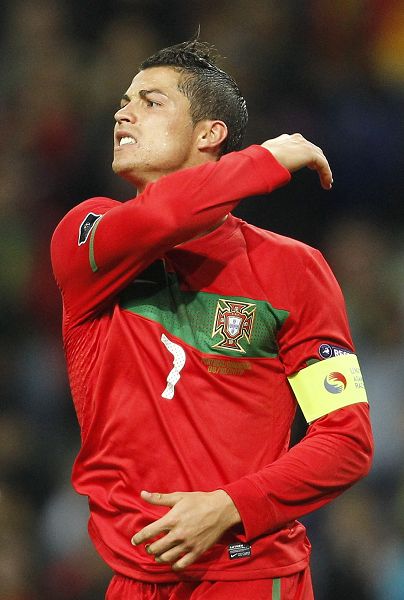 佩工：皮球先打在球员身上再弹到手上，裁判硬造了一个点球