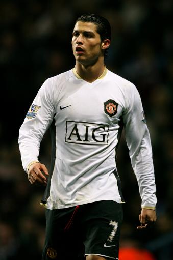 法比奥不该金靴！水分大，中超规则有瑕疵，4项数据，瓦卡才是金靴