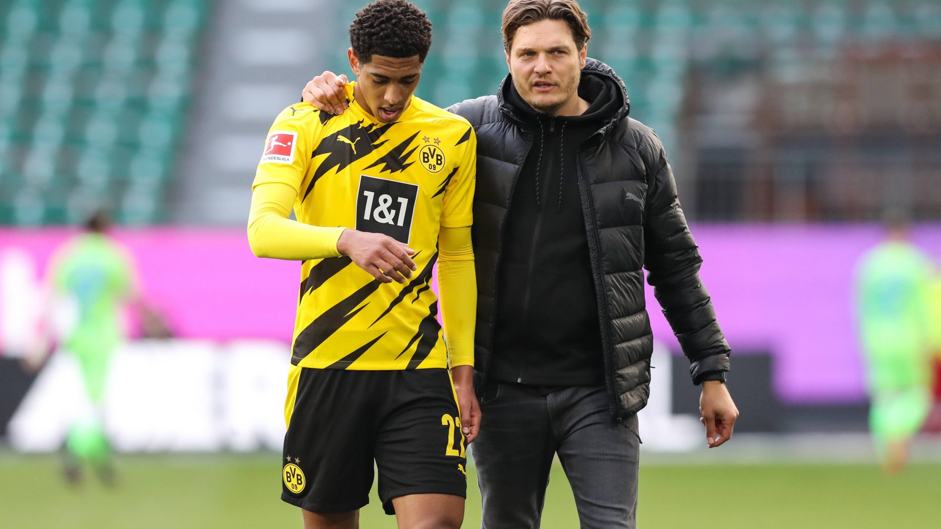 英联杯半场：谢尔基世界波，鲍伯伤退，曼城1-0布伦特福德（英联杯半场战报：谢尔基轰世界波，鲍伯伤退，曼城暂1-0领先布伦特福德）