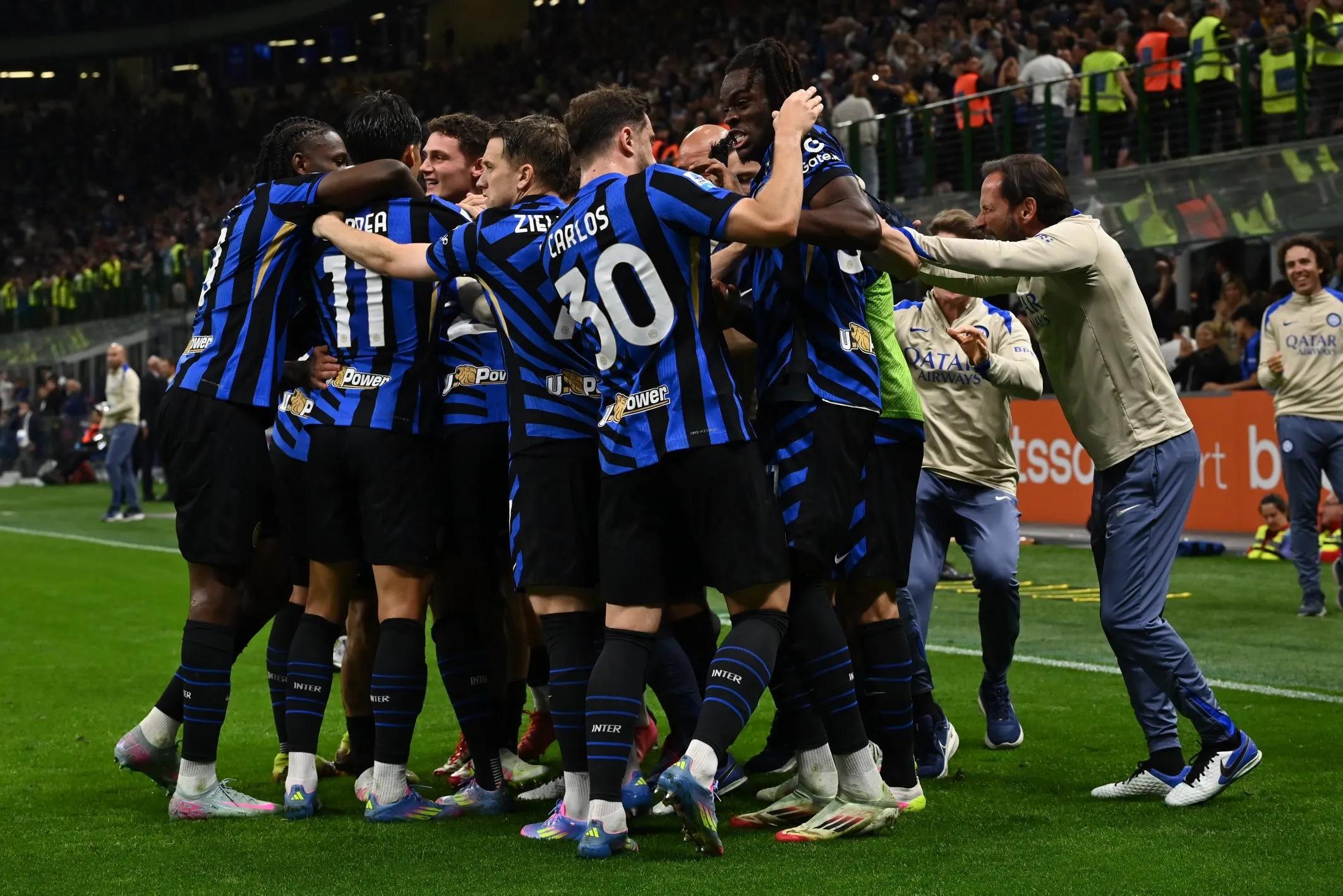 为了赢，你的面相都变了！ 贺希宁在底角用力使相，都快变成布克了